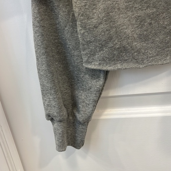 Women's SmileyWorld Love Above All Graphic Sweatshirt Gray M Smiley Company NWT - Picture 11 of 13